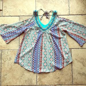 Women’s cold shoulder top